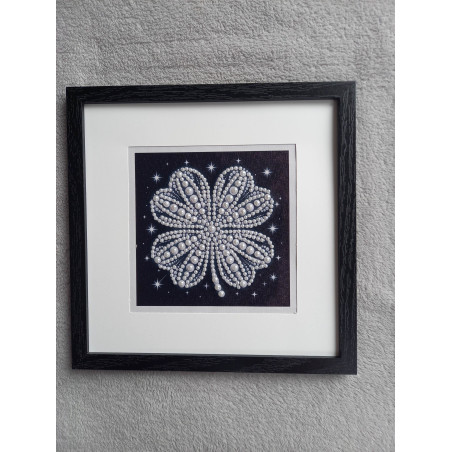 Tableau peinture diamant noir et blanc - Série florale - Trèfle